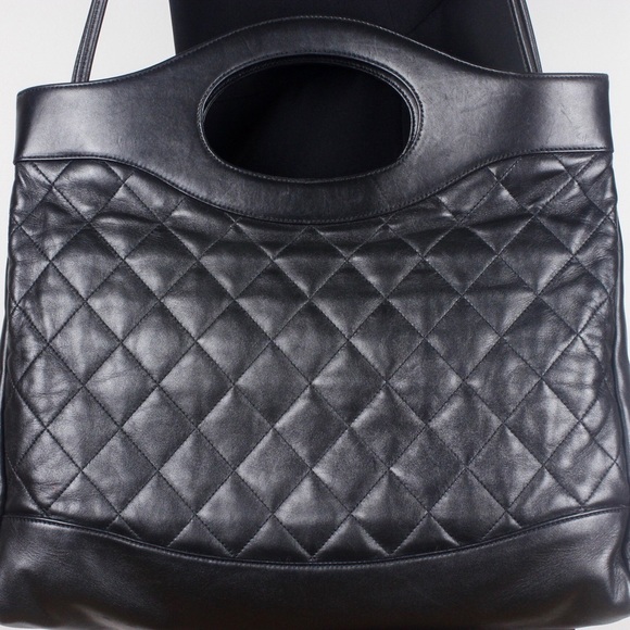 2018 Chanel Lambskin Chanel 31 Medium Shopping Bag - Picture 3 of 8